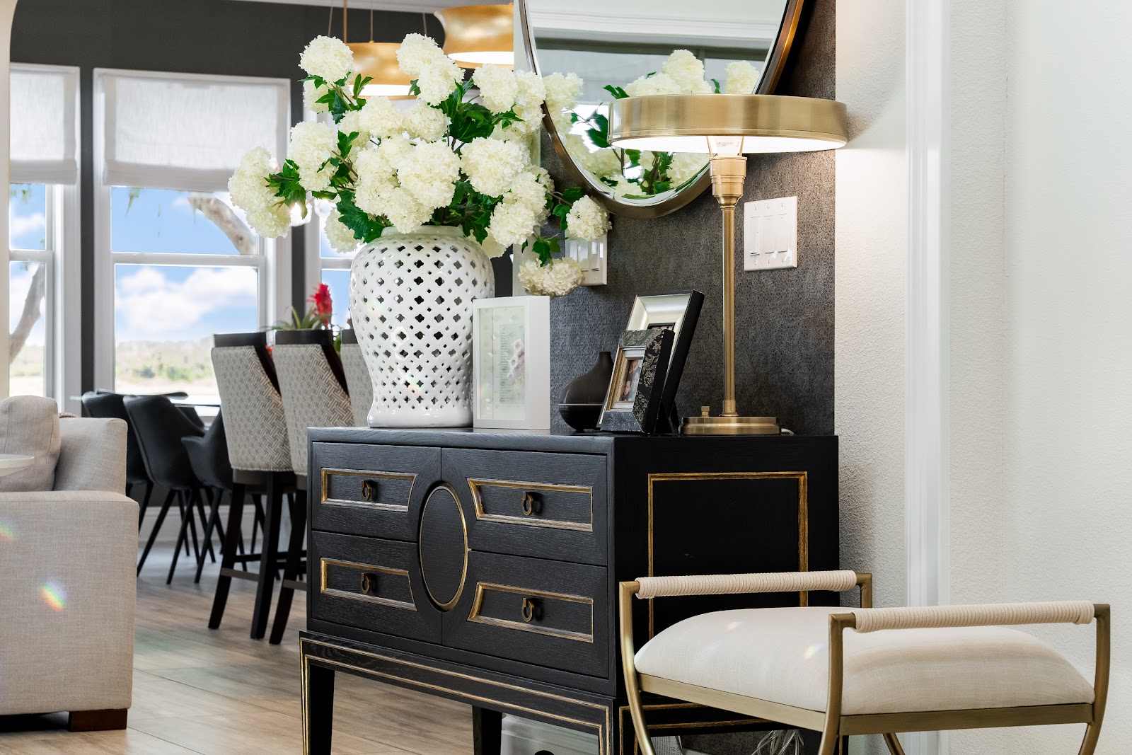 Dining room interior design by Elmbridge Design, project photo 2