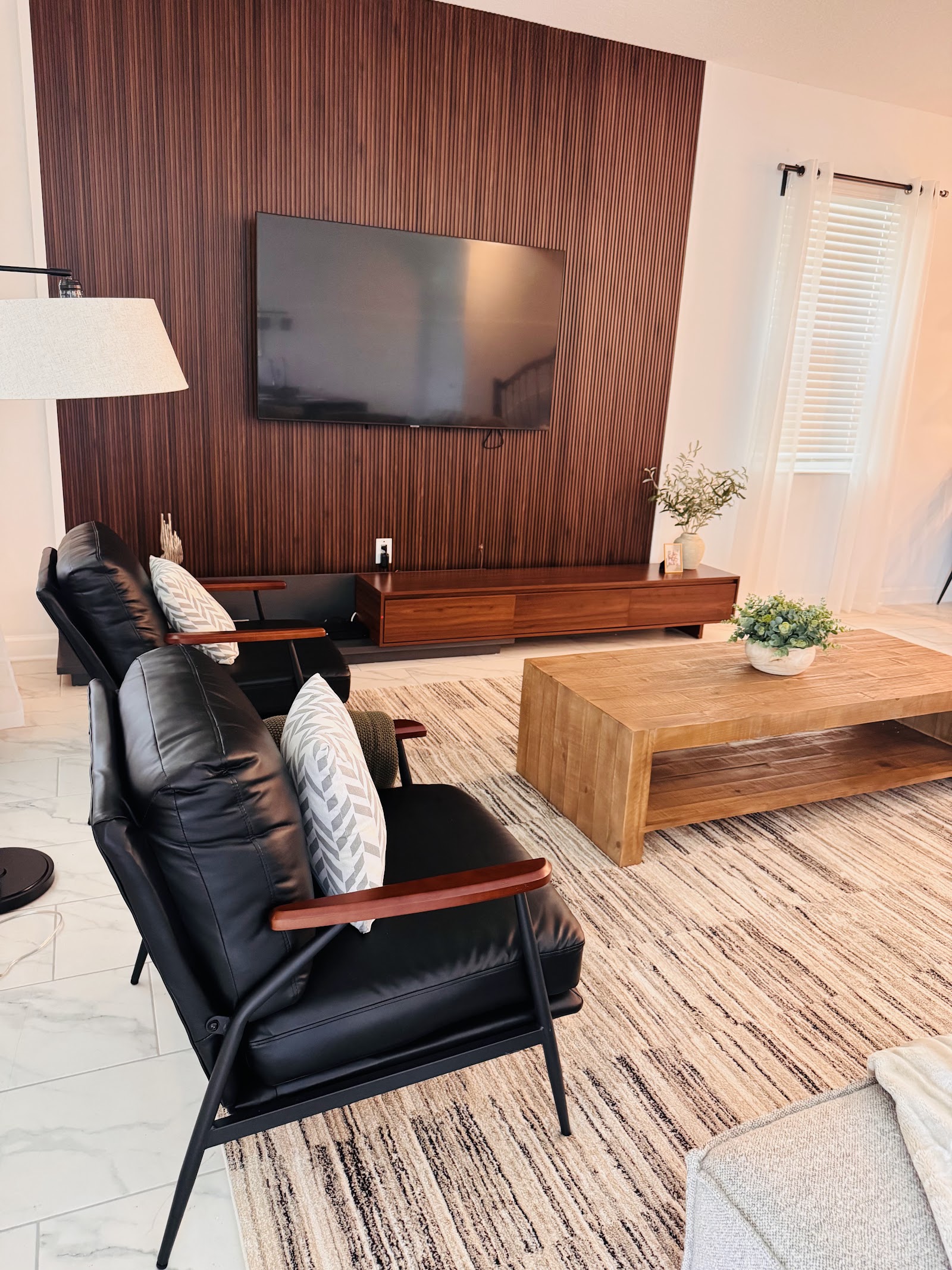 Living room interior design by Elmbridge Design, project photo 22