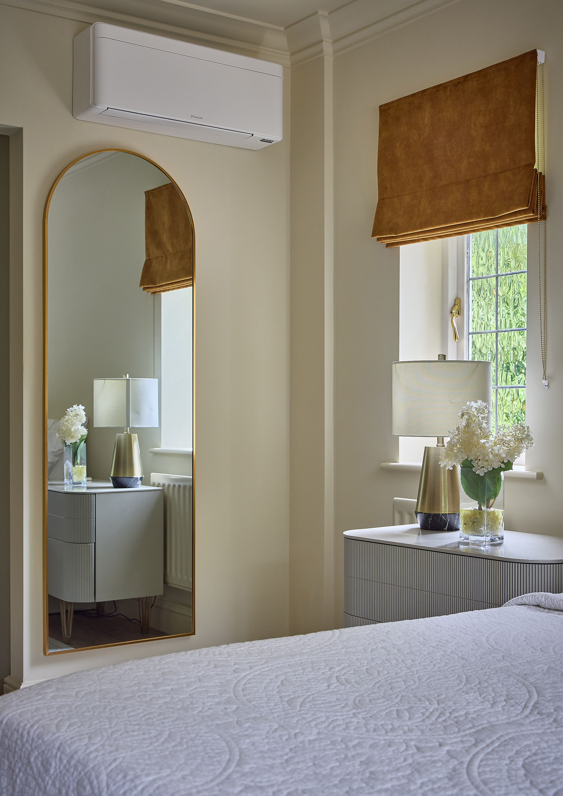 Bedroom interior design by Elmbridge Design, Burwood Park project photo 2
