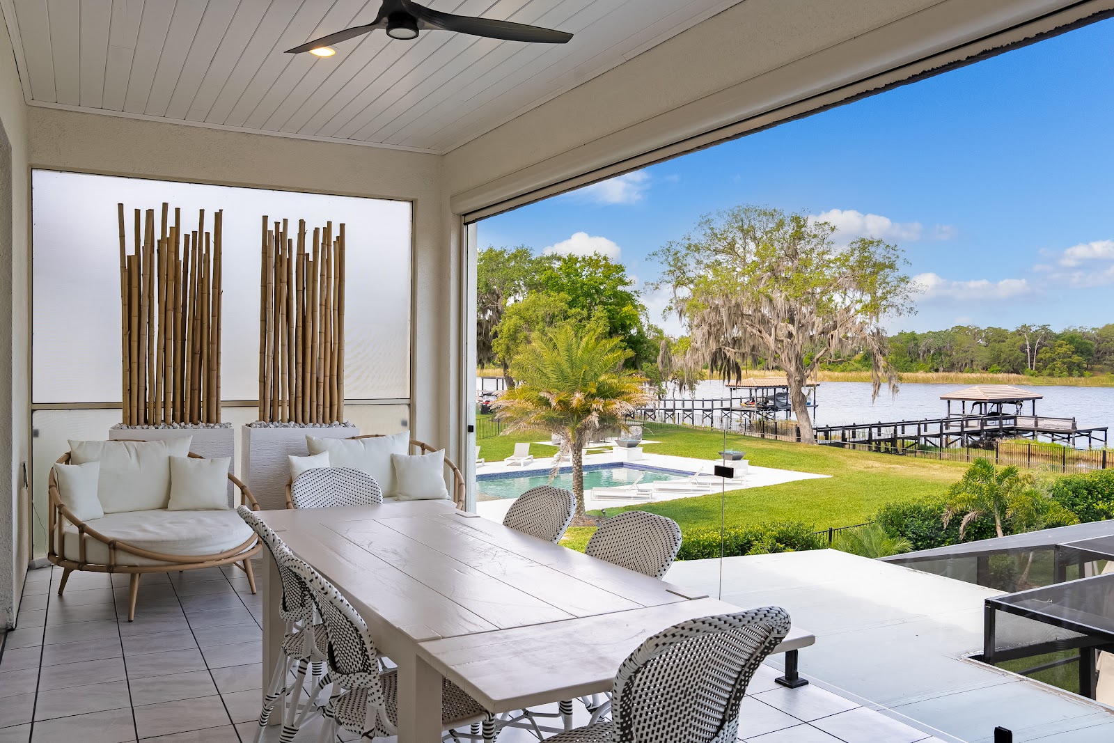 Outdoor living interior design by Elmbridge Design, project photo 4