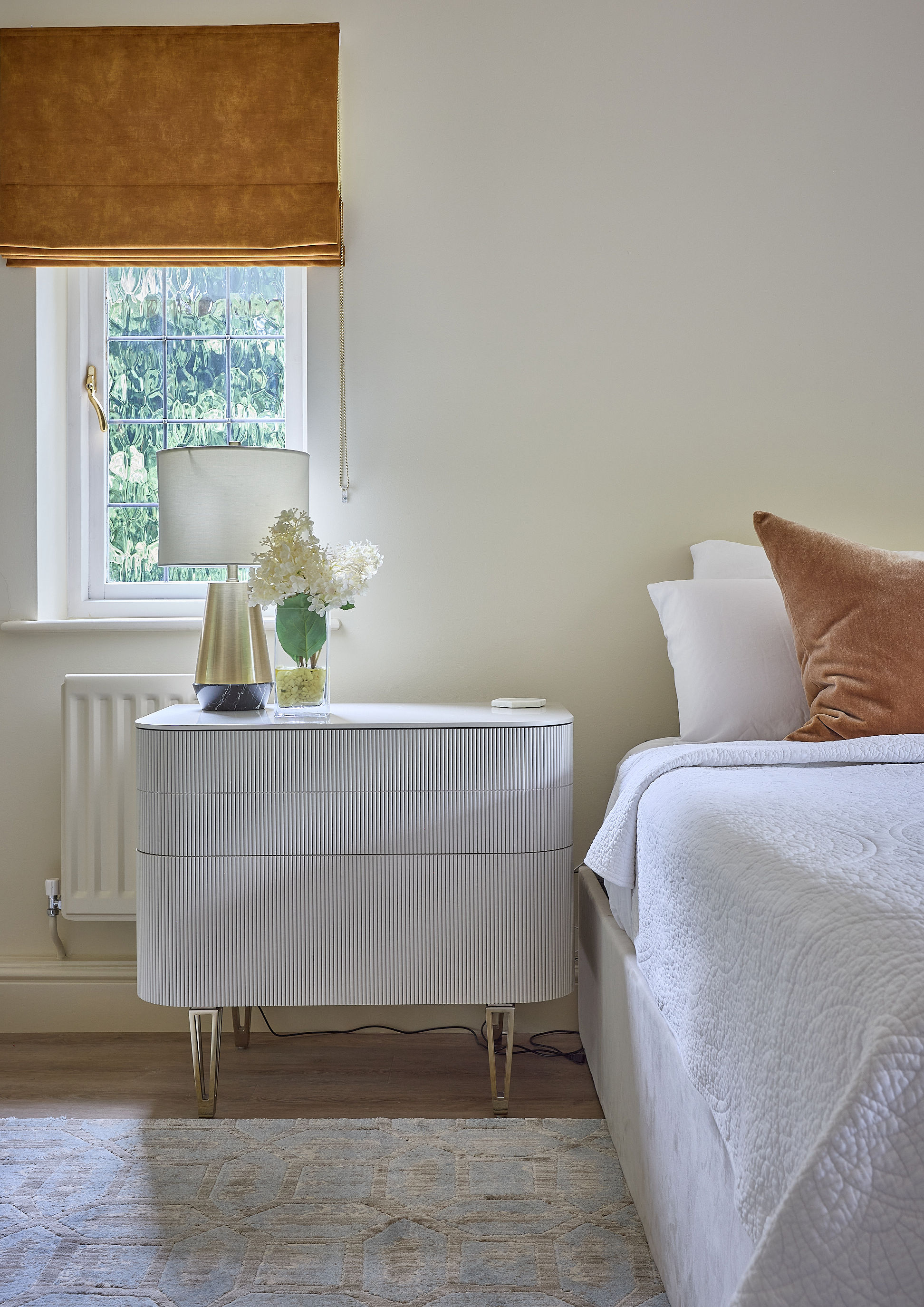Bedroom interior design by Elmbridge Design, Burwood Park project photo 1
