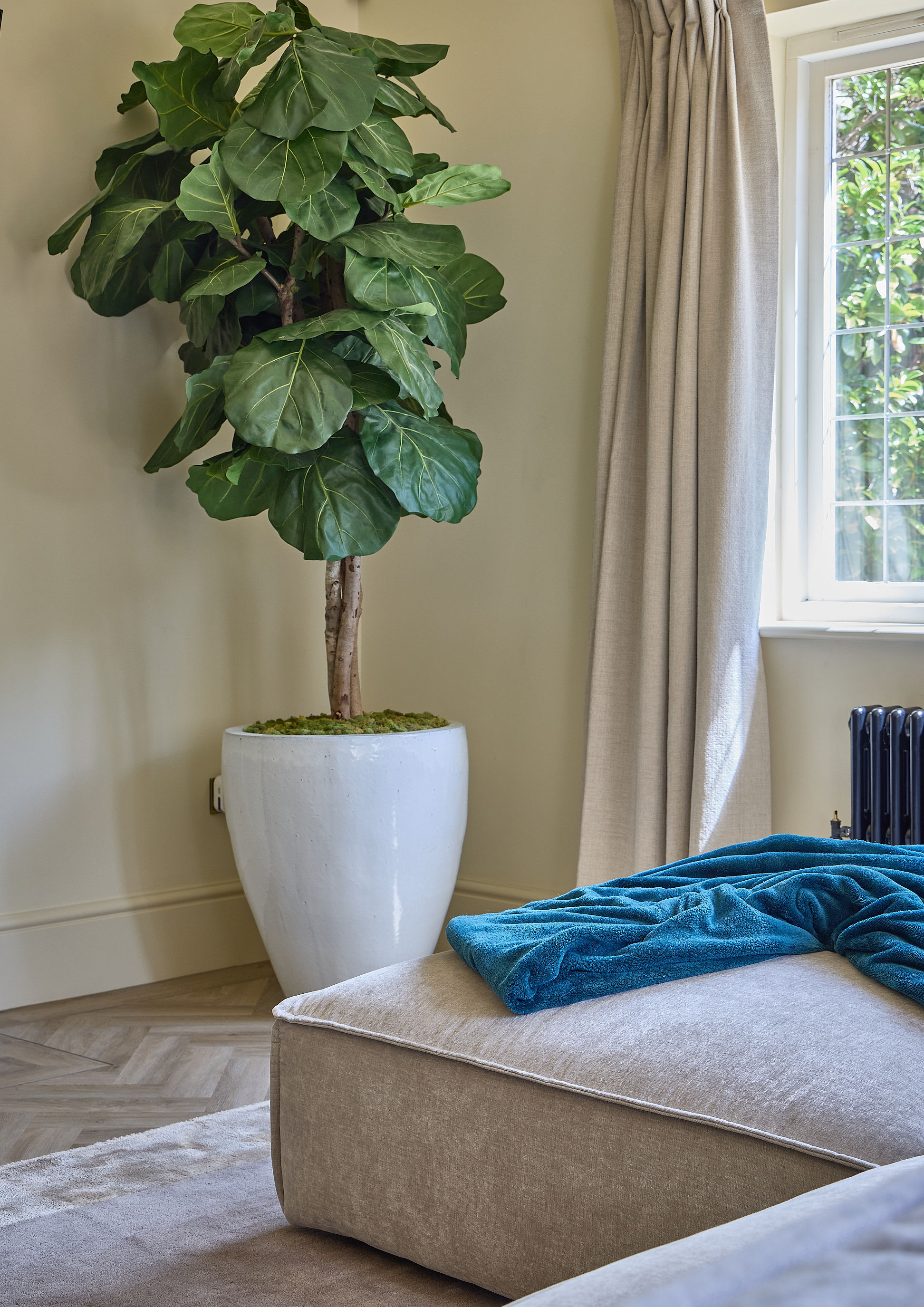 Living room interior design by Elmbridge Design, Burwood Park project photo 7