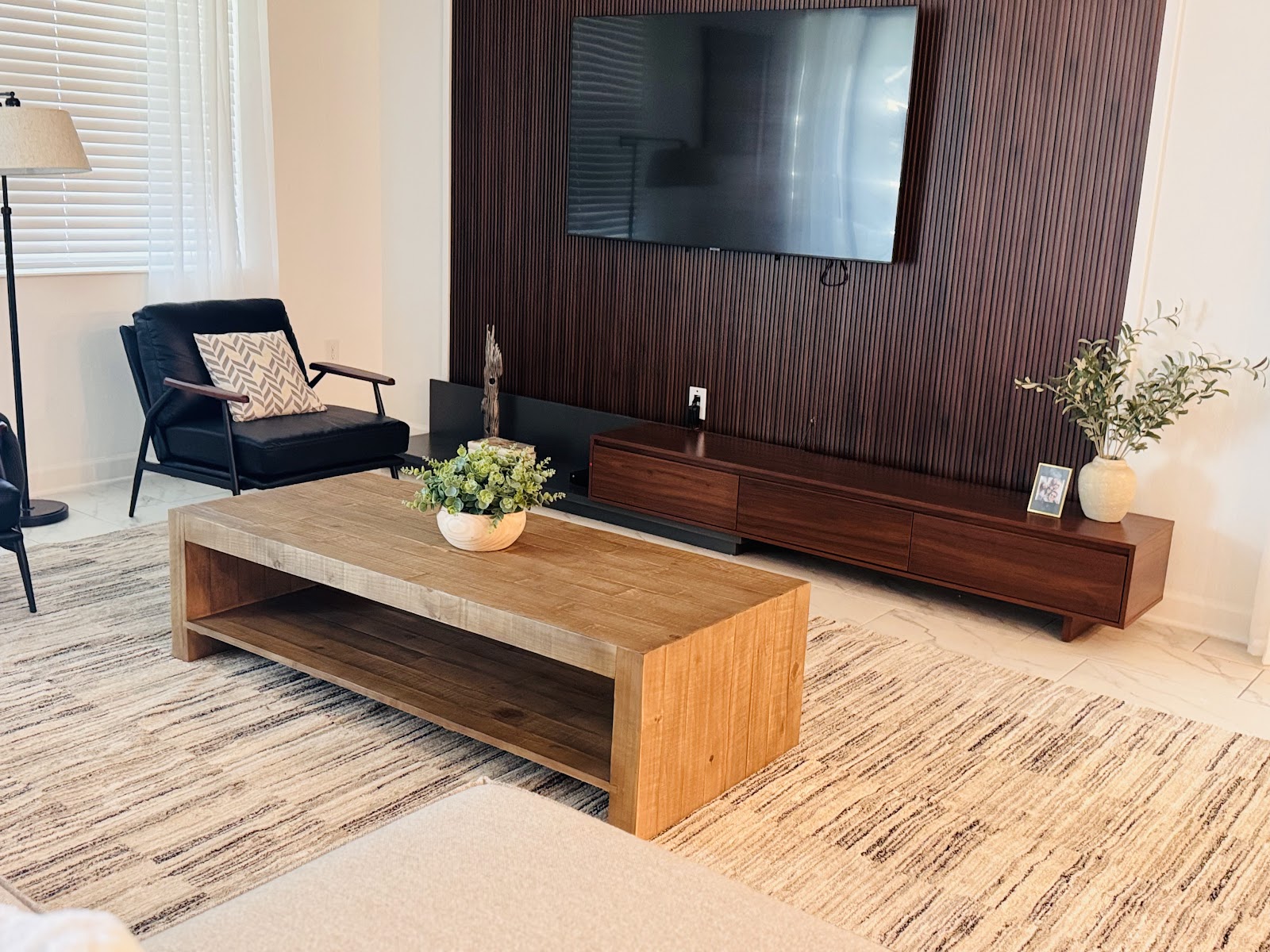 Living room interior design by Elmbridge Design, project photo 24
