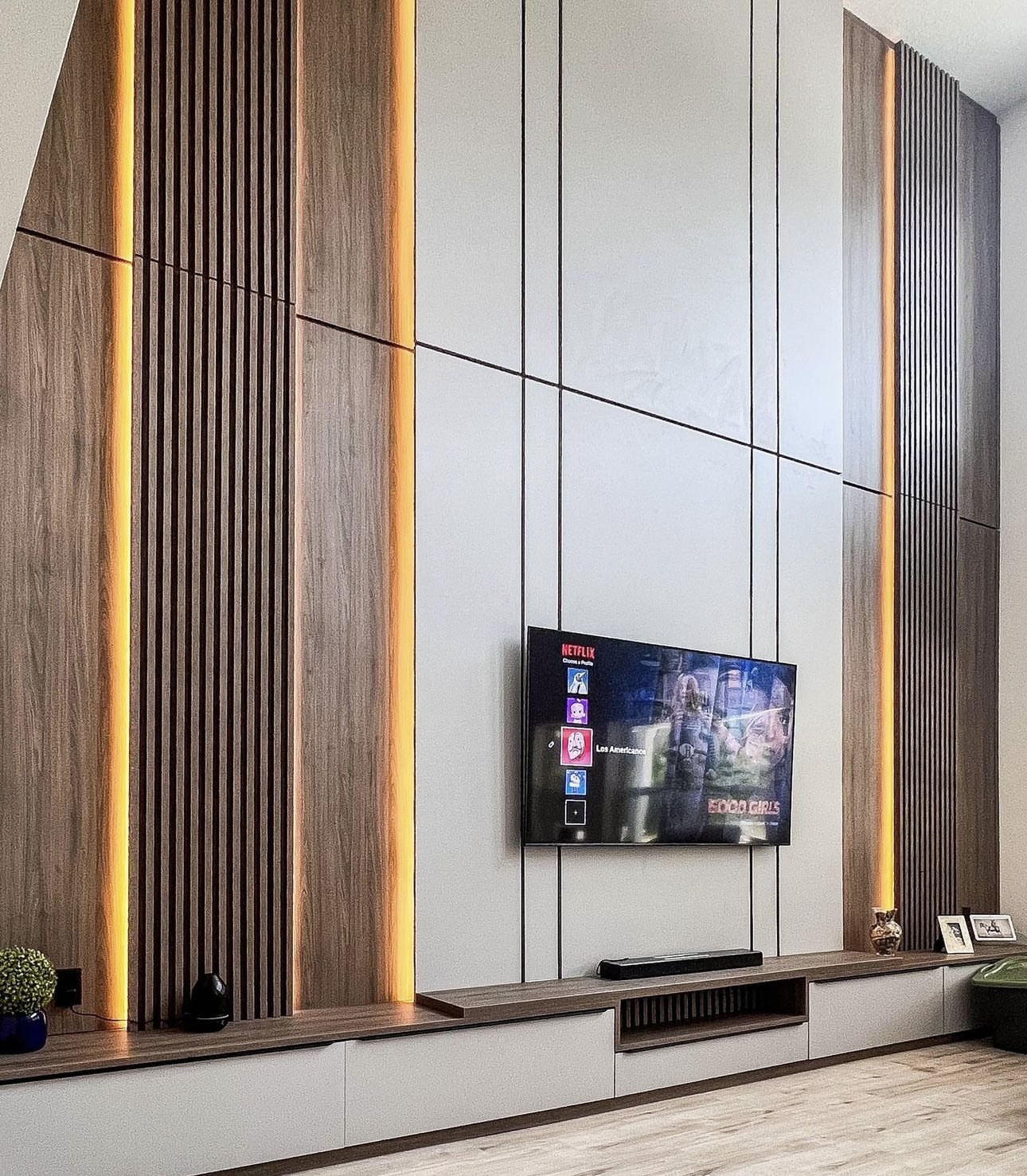 Living room interior design by Elmbridge Design, project photo 12