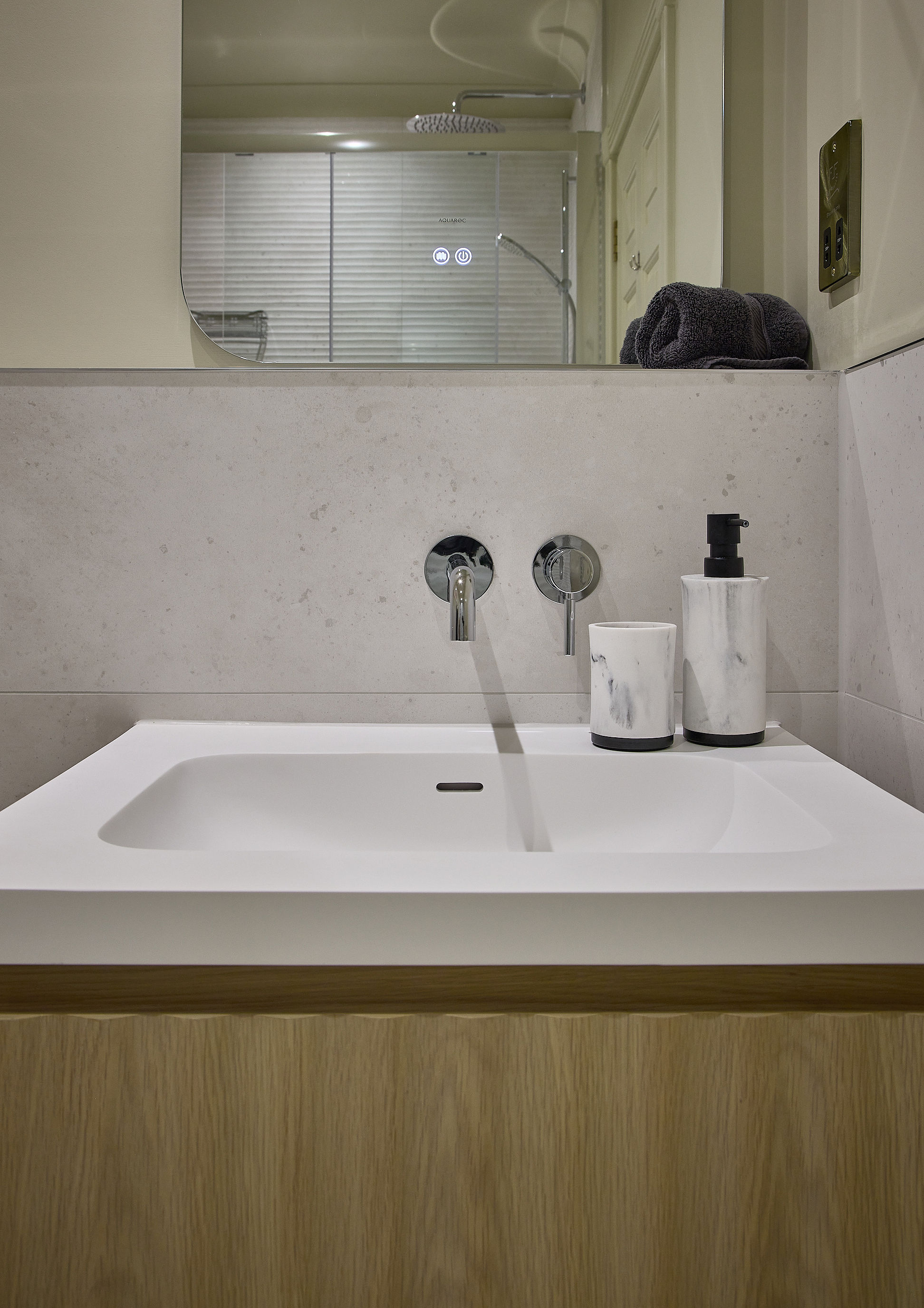Bathroom interior design by Elmbridge Design, Burwood Park project photo 18