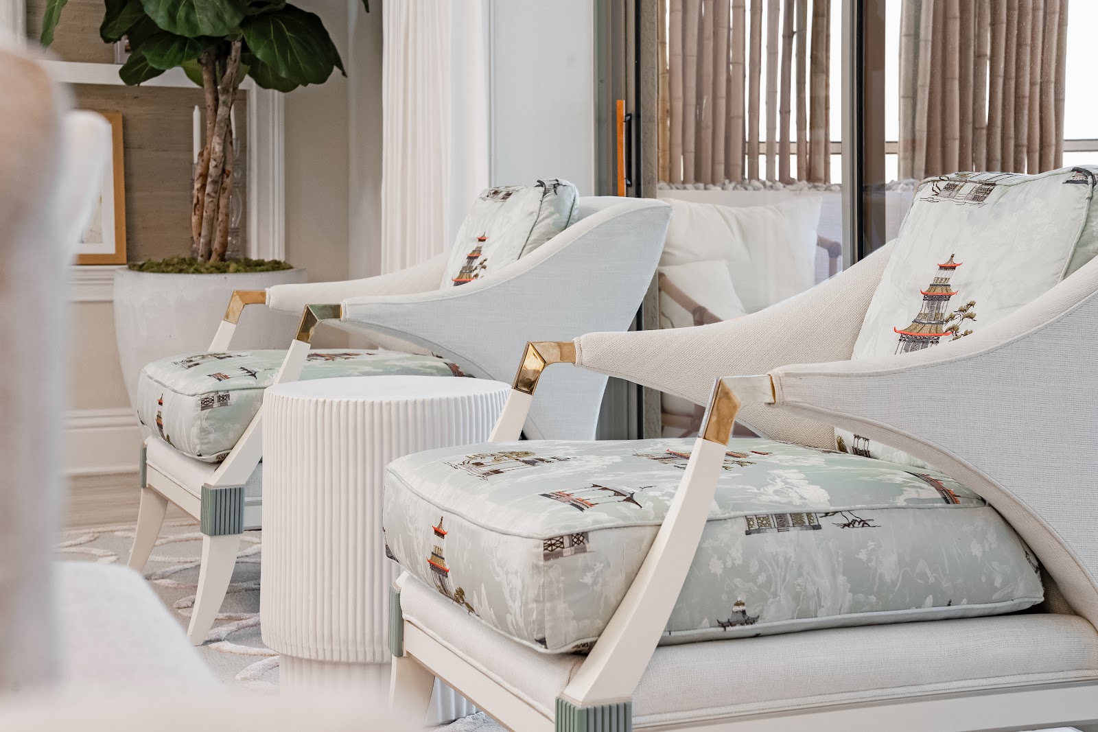 Living room interior design by Elmbridge Design, project photo 6