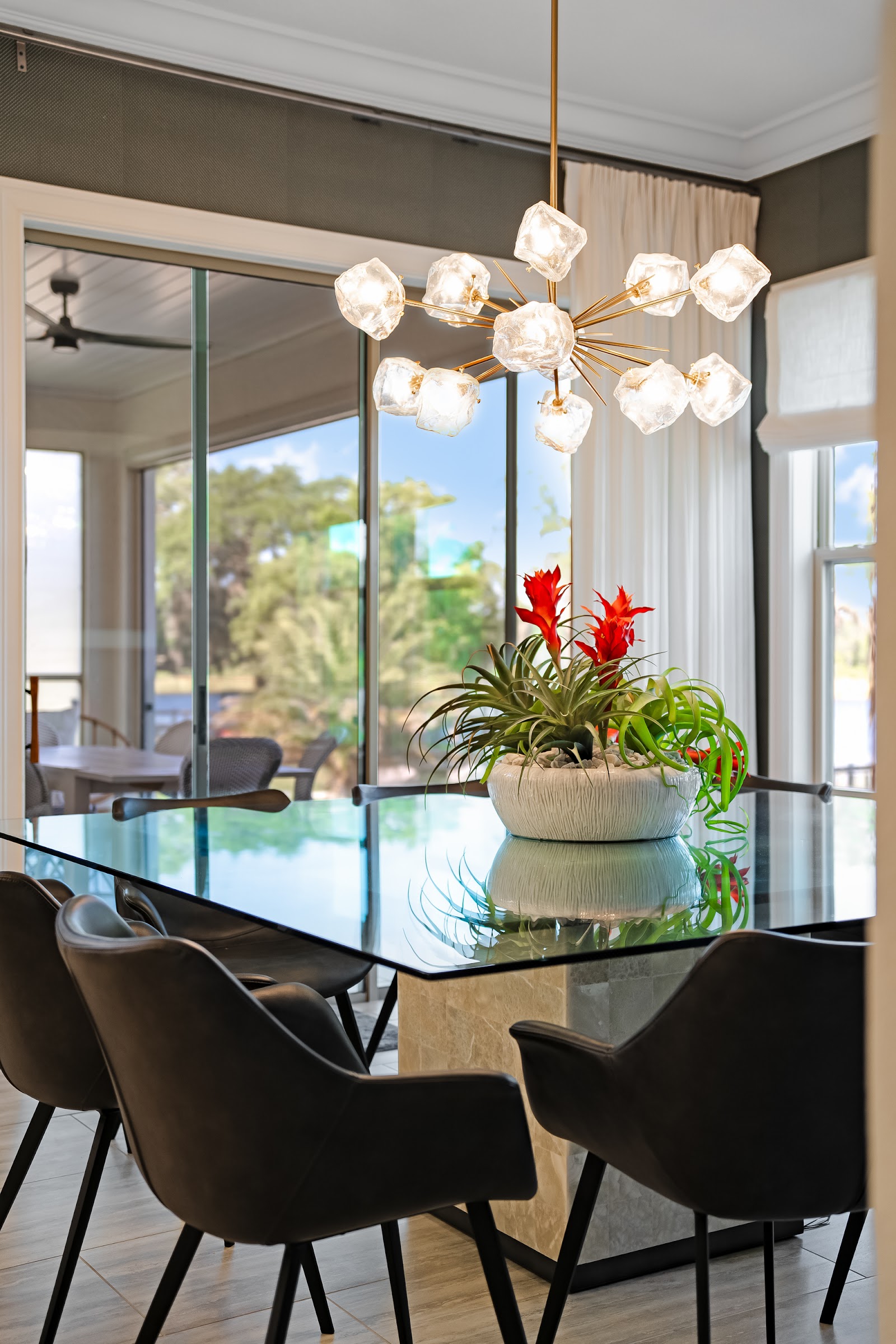 Dining room interior design by Elmbridge Design, project photo 4