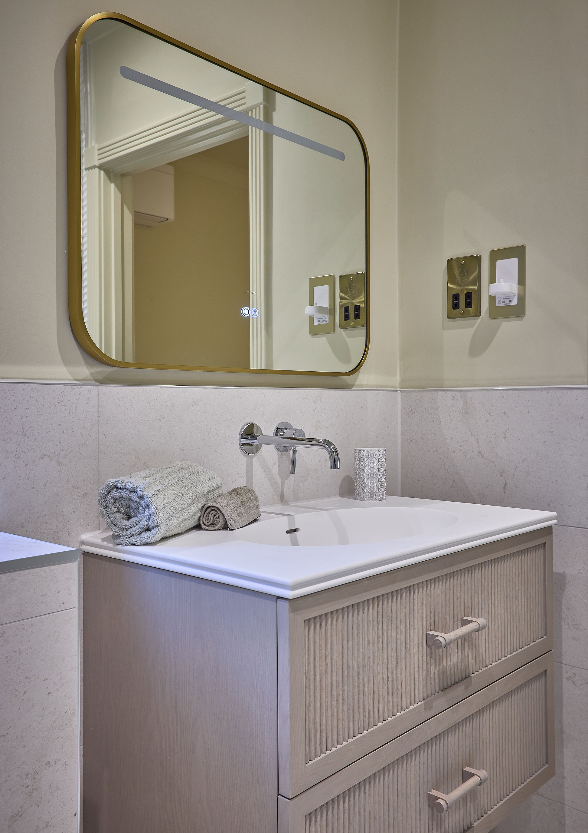 Bathroom interior design by Elmbridge Design, Burwood Park project photo 15