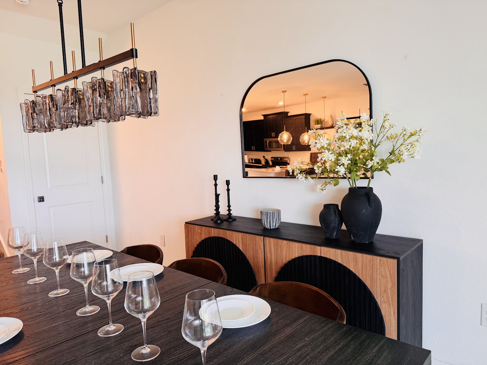 Dining room interior design by Elmbridge Design, project photo 12