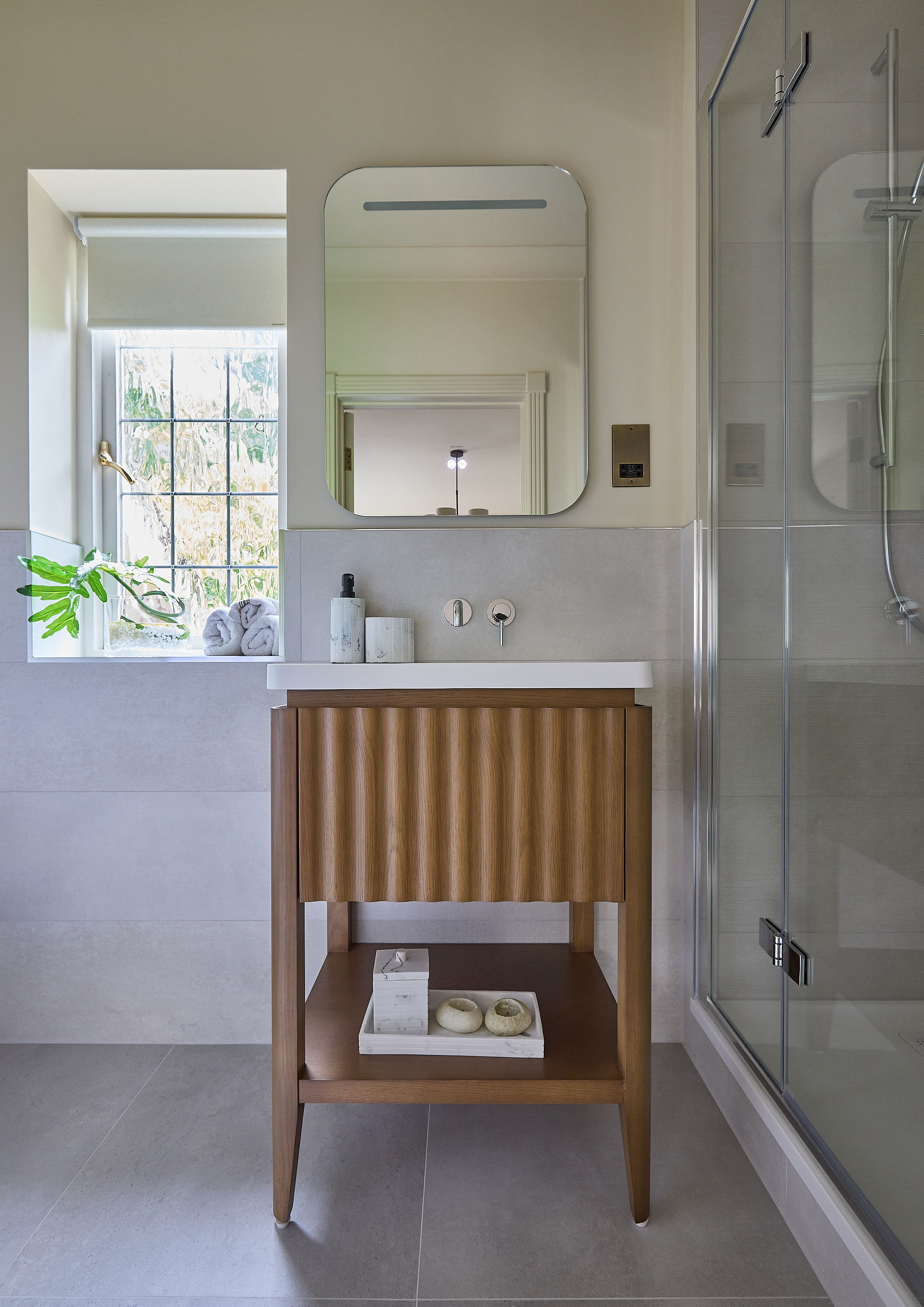 Bathroom interior design by Elmbridge Design, Burwood Park project photo 24