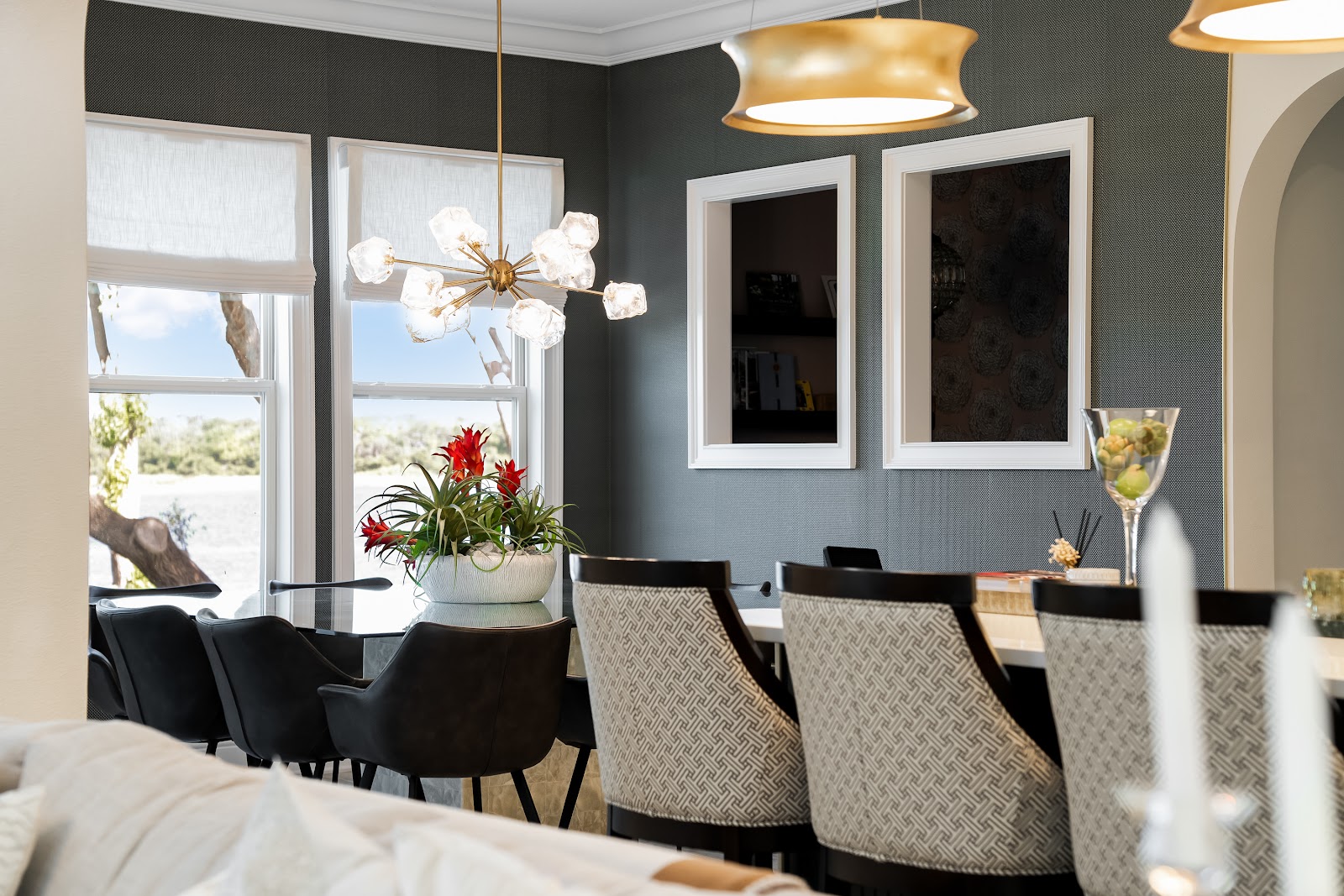 Dining room interior design by Elmbridge Design, project photo 1