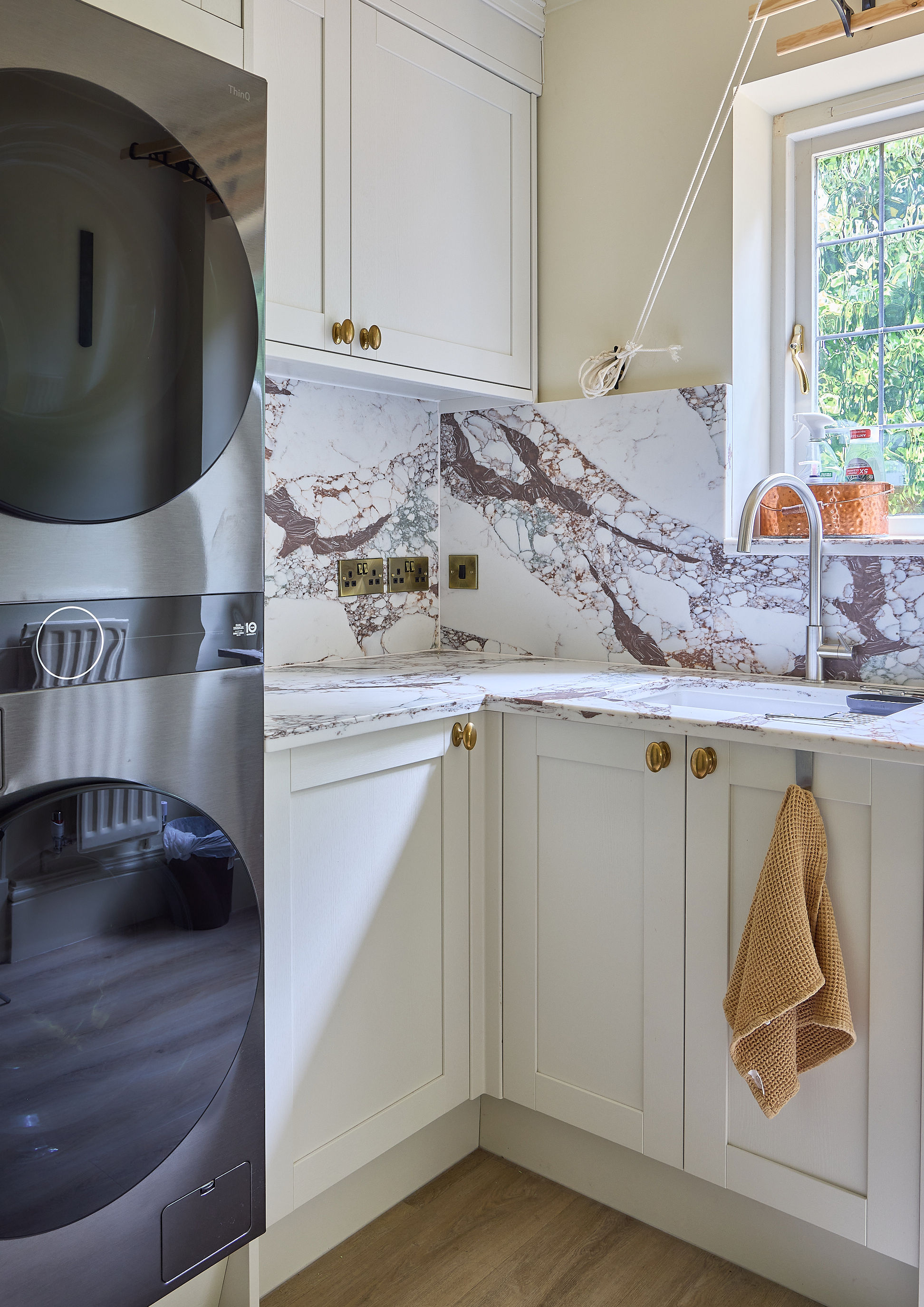 Kitchen interior design by Elmbridge Design, Burwood Park project photo 23