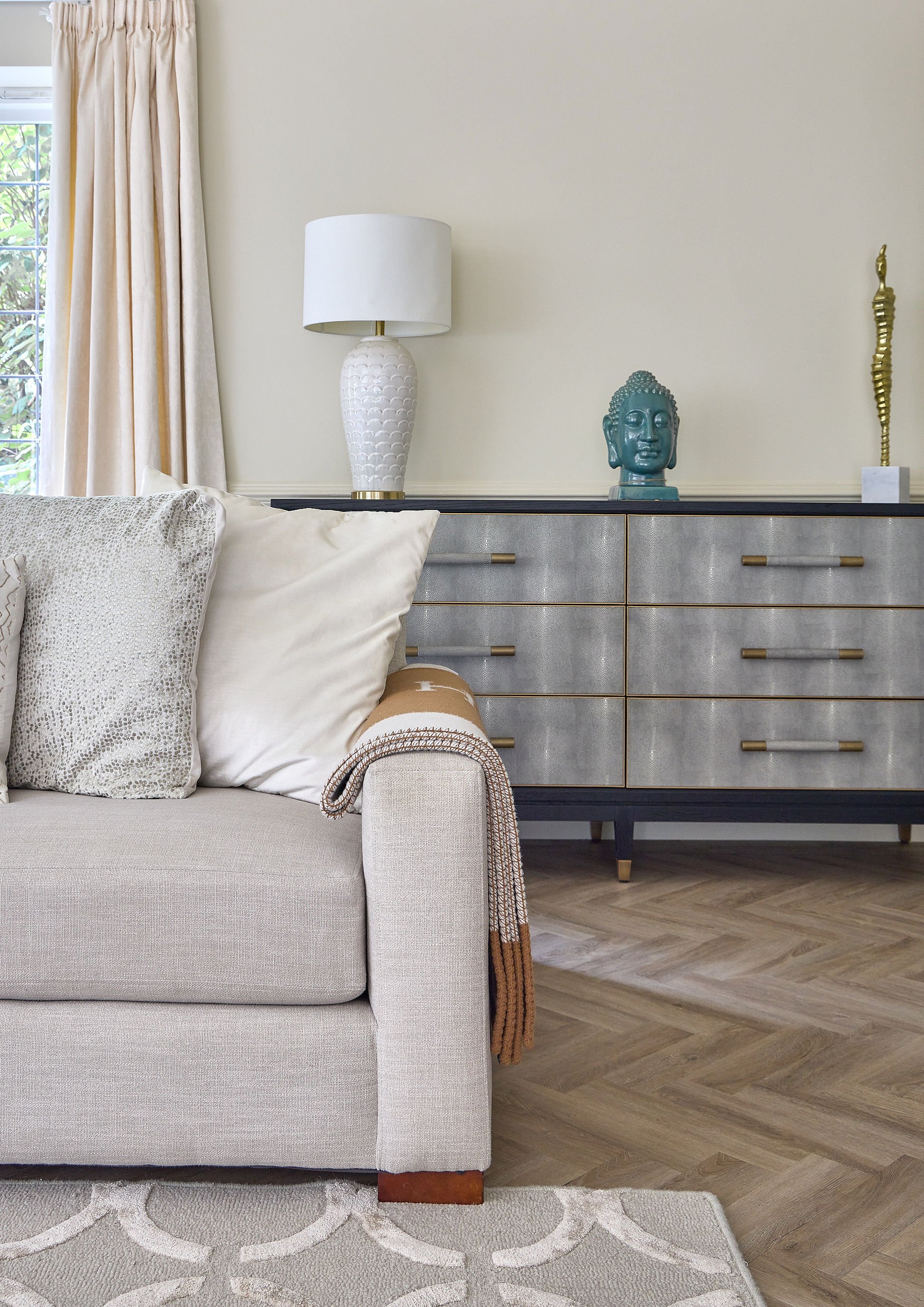 Living room interior design by Elmbridge Design, Burwood Park project photo 11