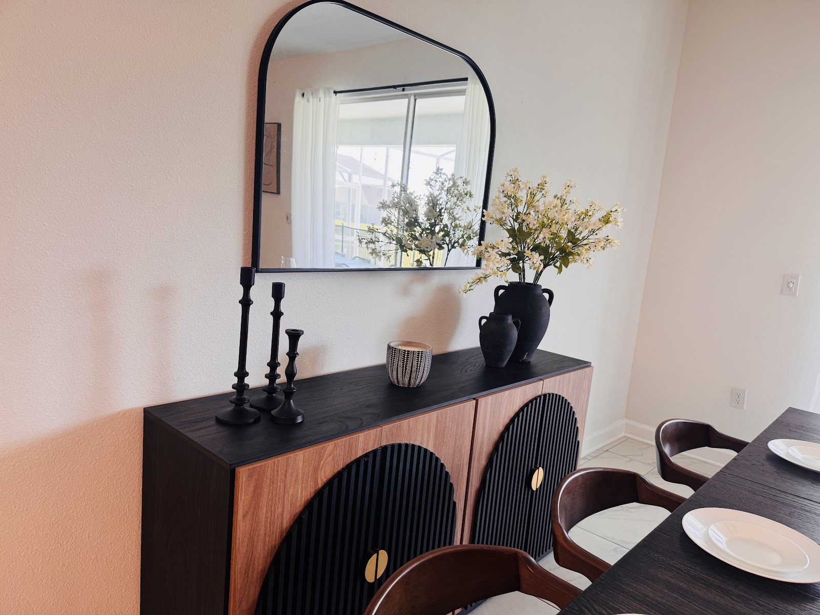 Dining room interior design by Elmbridge Design, project photo 9