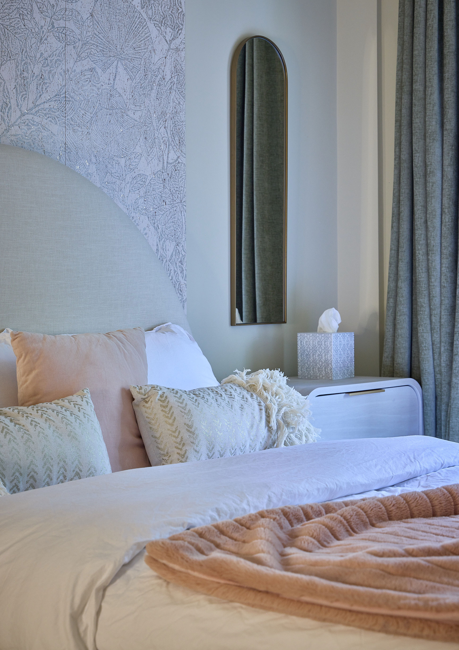 Bedroom interior design by Elmbridge Design, Burwood Park project photo 19