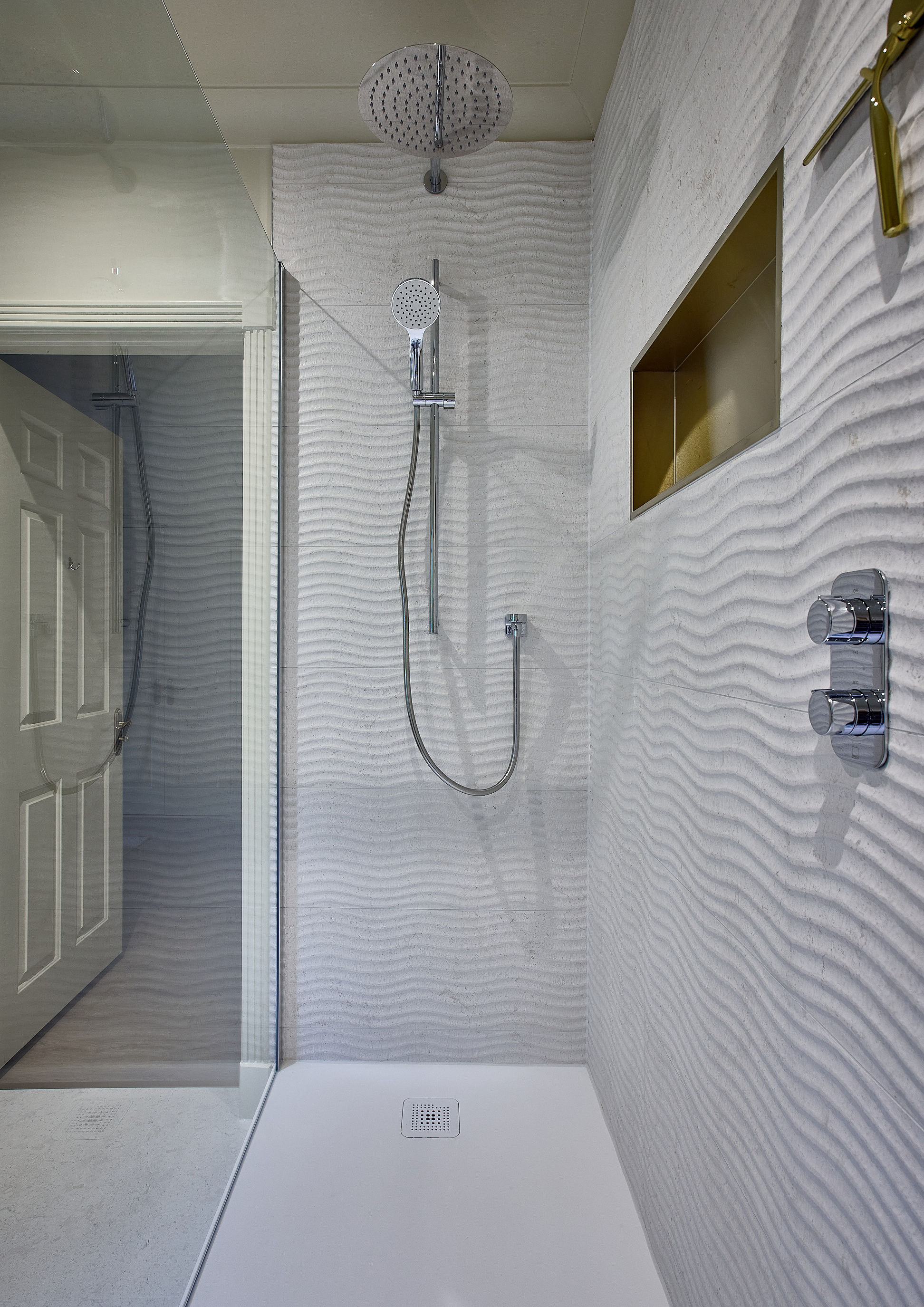 Bathroom interior design by Elmbridge Design, Burwood Park project photo 28