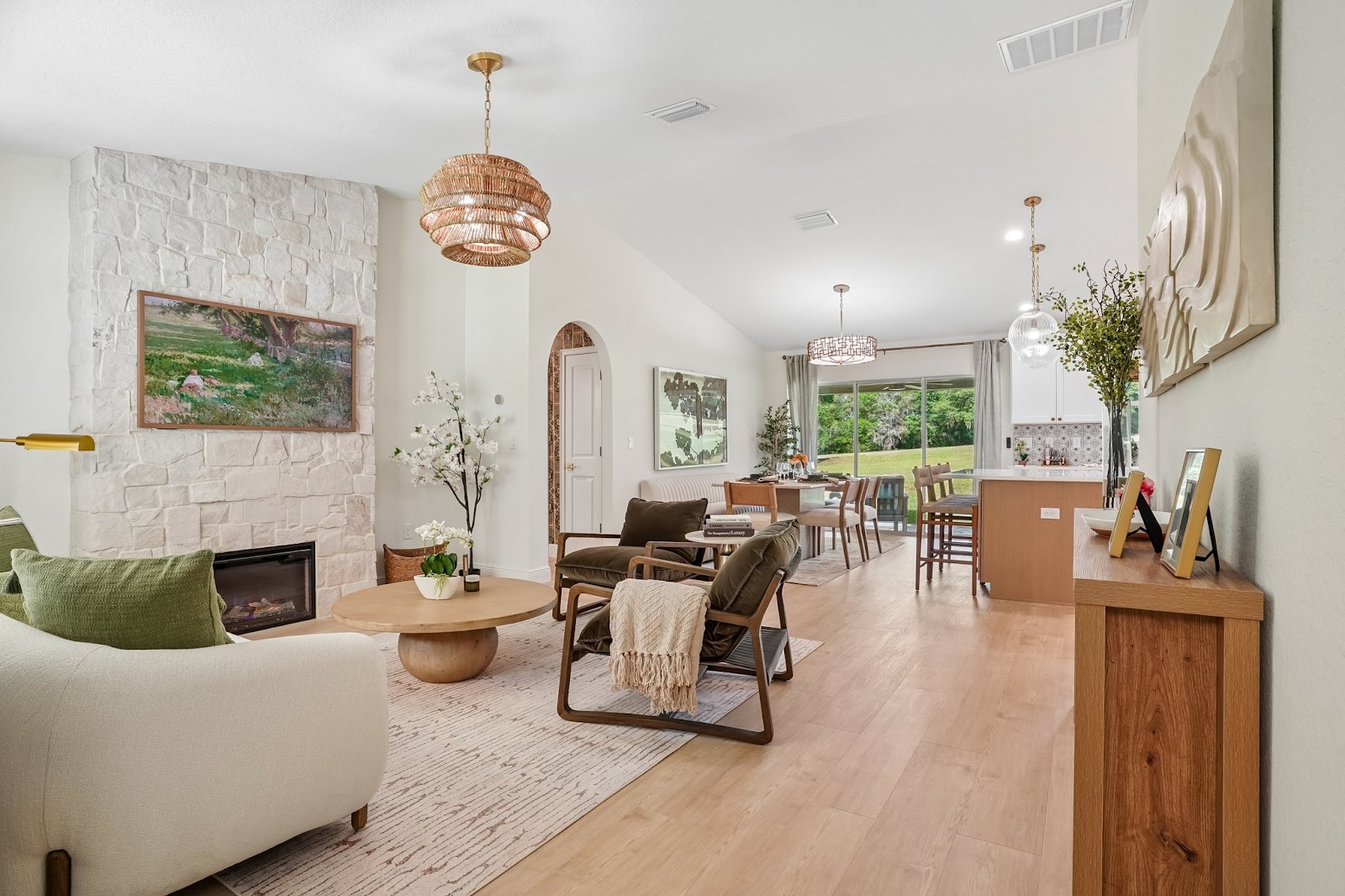 Living room interior design by Elmbridge Design, project photo 9